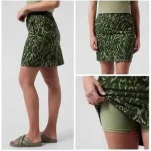Athleta Vienna Cargo Skort in the Voyage Eucalyptus Olive color size 10